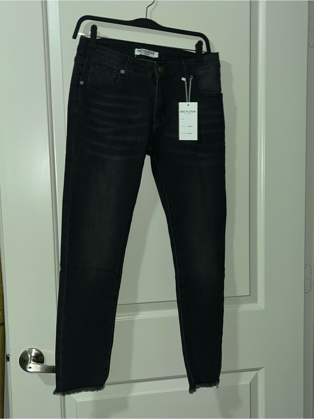 Black Women's Skinny Jeans - Modern Stretch Fit